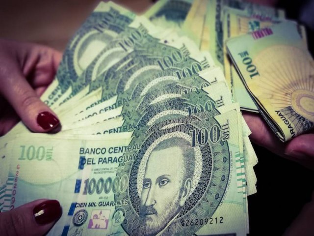 Economista brasileiro destaca sistema financeiro paraguaio como sólido e confiável