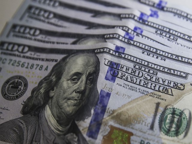 Dólar sobe para R$ 5,43 e bolsa cai para menor nível desde 2020