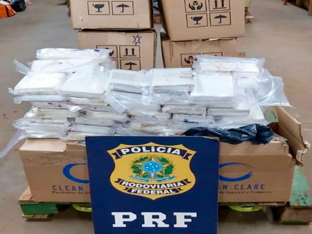 PRF apreende grande quantidade de cloridrato de cocaína em Céu Azul
