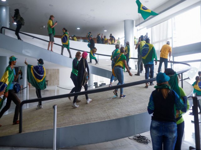 Moraes proíbe a entrada de ônibus com manifestantes no DF