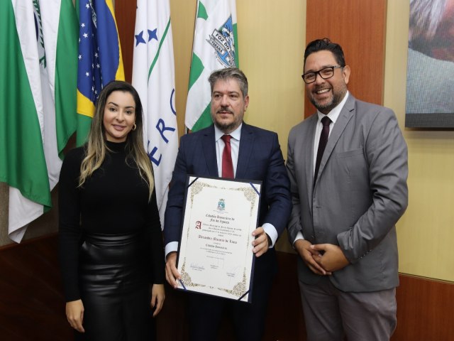 Delegado da Polícia Civil, Alexandre Macorin, recebe Título de Cidadão Honorário de Foz do Iguaçu