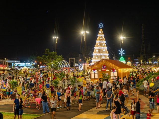 Natal Águas e Luzes: Gramadão e Praça da Paz ficam iluminados até esta sexta-feira dia 5