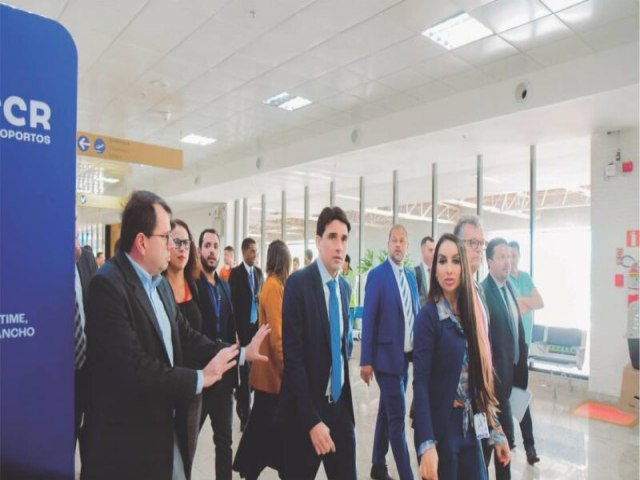 Ministro visita obras de ampliao do aeroporto de Foz do Iguau