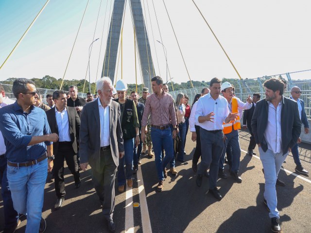 Darci Piana e presidente do Paraguai visitam Ponte da Integrao, em Foz do Iguau
