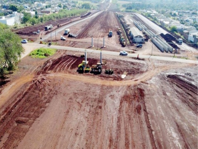 Rodovia Perimetral Leste de Foz do Iguau ultrapassa um tero de execuo