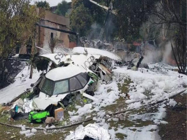 Com grande comoo, vtimas de acidente areo sero veladas em centro de eventos de Cascavel