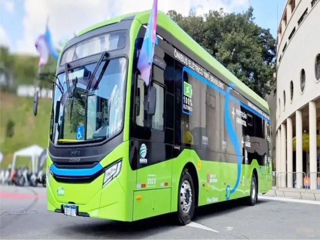 Sete �nibus el�tricos v�o integrar transporte no corredor tur�stico em Foz do Igua�u