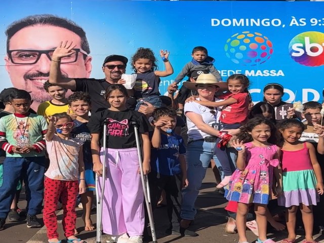 Deoclecio Duarte comemora nos bairros um ano do Programa Paran� da Gente