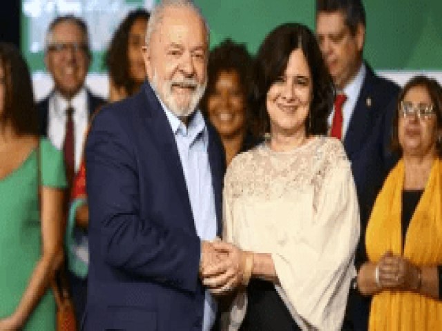 Lula manda avisar Centro que ?de jeito nenhum? tira Nsia Trindade da Sade