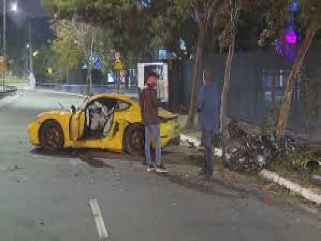 Motorista de Porsche amarelo atropela e mata motociclista em SP aps discusso de trnsito