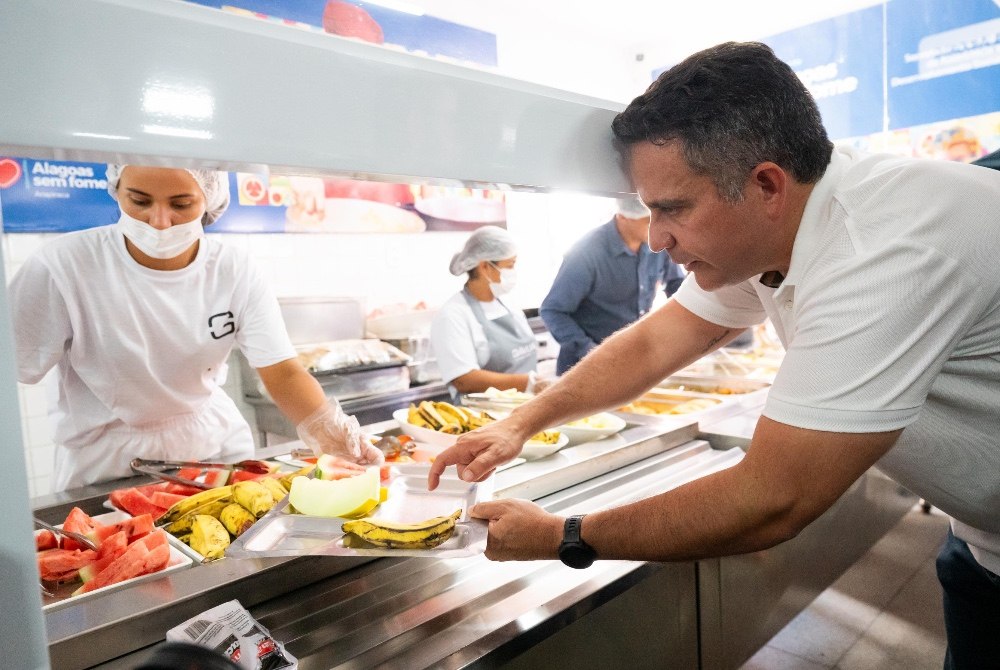 Governador inaugura primeiro Restaurante Popular Alagoas Sem Fome no interior e amplia combate � inseguran�a alimentar