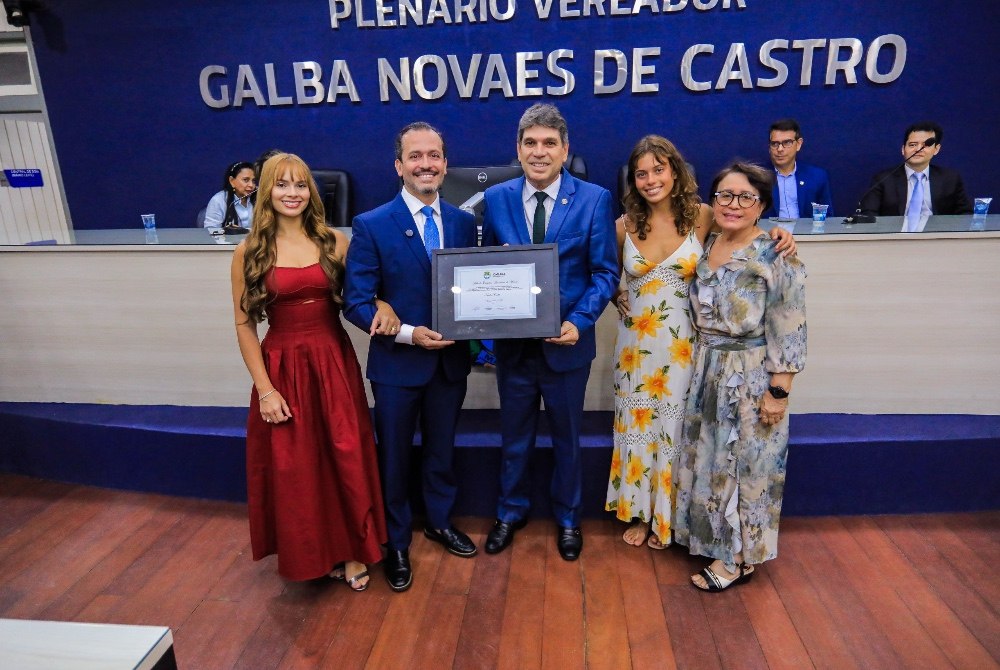 C�mara de Macei� concede T�tulo de Cidad�o Honor�rio a Andr� Costa por atua��o no tr�nsito da capital