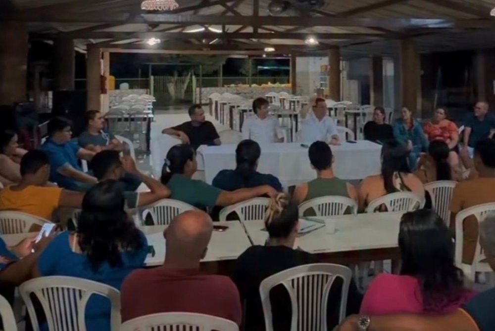Vereador Milton e deputado Dudu Ronalsa participam de encontro com moradores de Fern�o Velho e refor�am compromisso com a comunidade