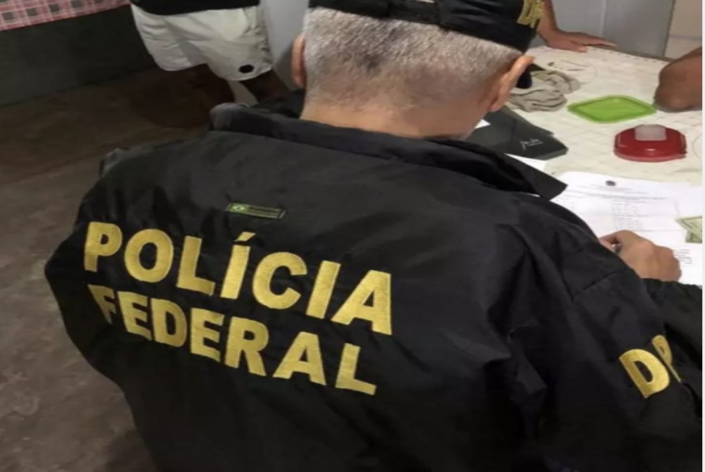 Pol�cia Federal prende homem em flagrante por armazenamento e compartilhamento de material de abuso sexual infantojuvenil em Vi�osa