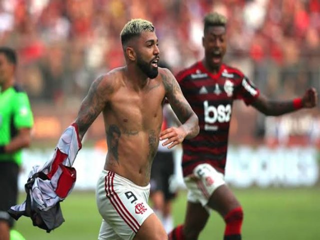 Gabigol faz dois pelo Fla, mas Athletico reage e empata nos acrscimos.