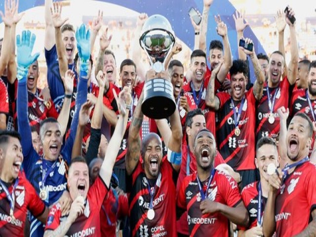 O ATHLETICO PARANAENSE  CAMPEO DA CONMEBOL SUL-AMERICANA 2021! O FURACO  BICAMPEO CONTINENTAL!