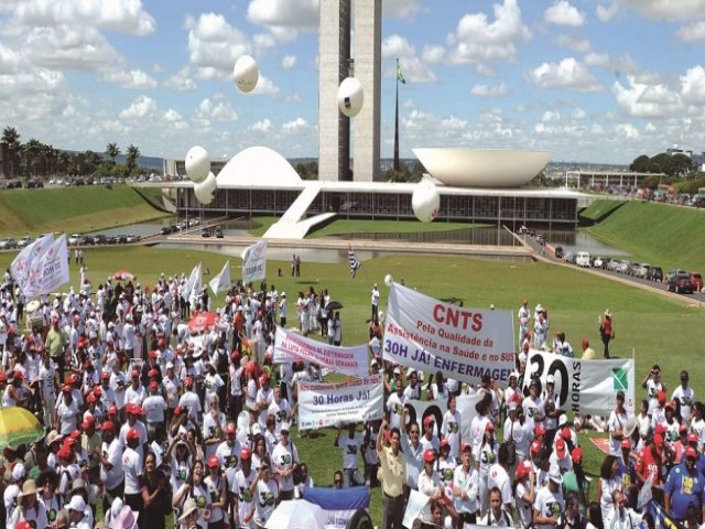 Enfermeiros protestam em meio s comemoraes de 7 de Setembro