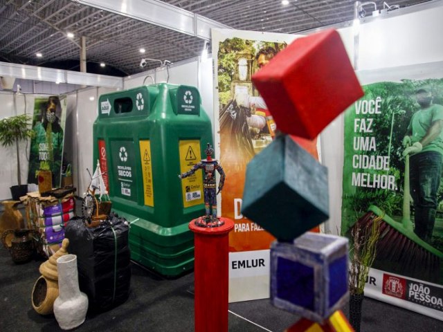 Emlur recebe visitantes na Multifeira Brasil Mostra Brasil e orienta sobre educao ambiental⁹