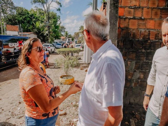 Prefeito Ccero Lucena autoriza incio das obras em 19 ruas no bairro Costa do Sol