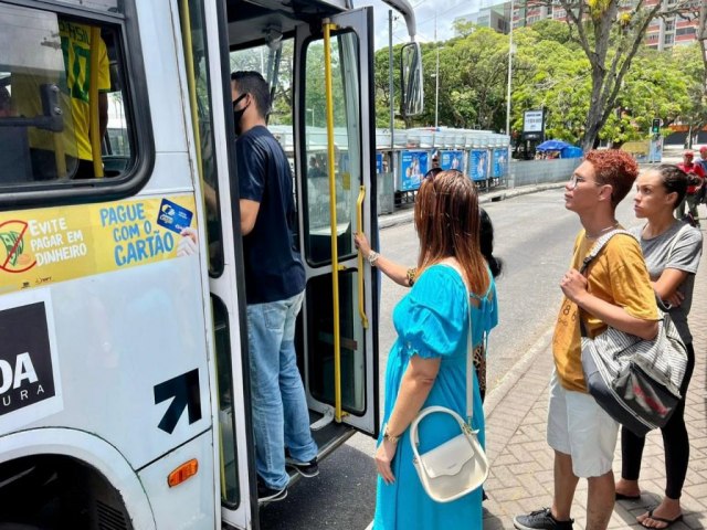 Semob-JP refora orientao sobre trnsito e transporte para segundo dia de provas do Enem 2023