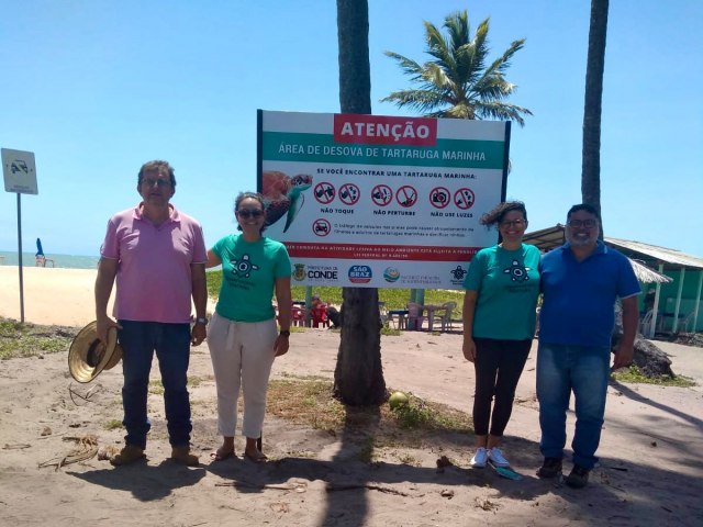 Prefeitura de Conde instala placas em praias para proteger reas de desovas de tartarugas marinhas