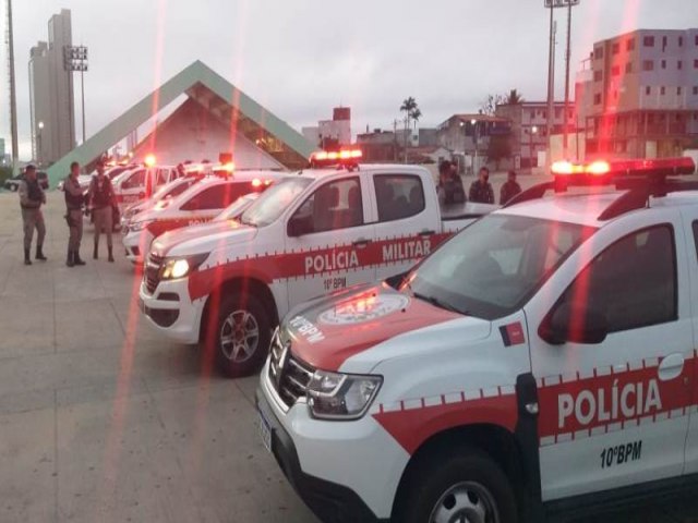 EM FLAGRANTE: Polcia Militar prende acusado de assaltar posto de sade em Campina Grande, apreende armas e recupera carro