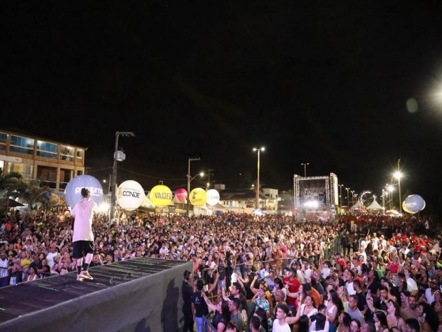 Terceiro sbado do Vero de Conde  sucesso de pblico com shows na Praia de Jacum