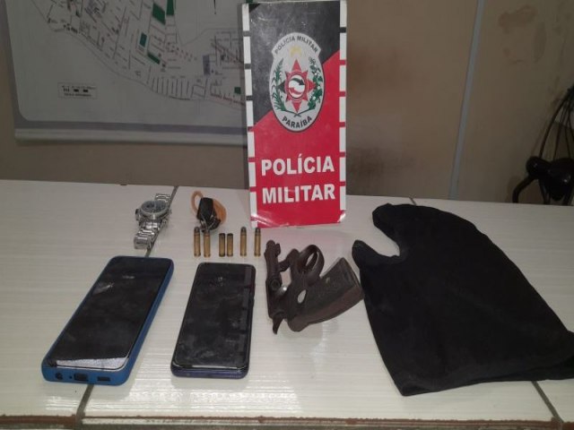 Polcia Militar frustra crime e prende acusado de assaltos que estava agindo em Pedras de Fogo