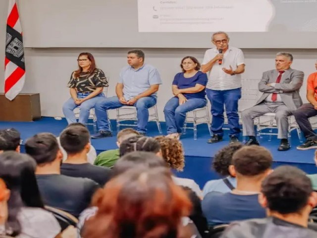 Prefeitura lana edital 2024 do Apoio Universitrio para 300 estudantes e programa chega  marca de 735 beneficiados