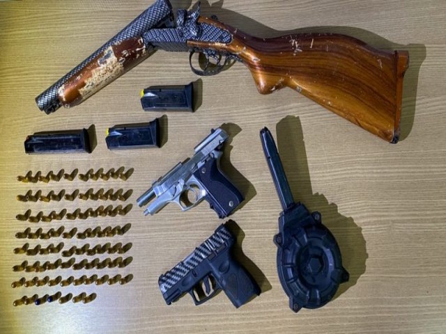 Operao apreende armas, carregadores e munies que seriam de faco criminosa na cidade Cabedelo