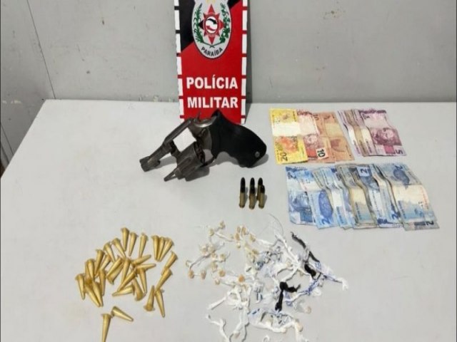 Polcia Militar prende suspeito armado e apreende drogas em Mamanguape