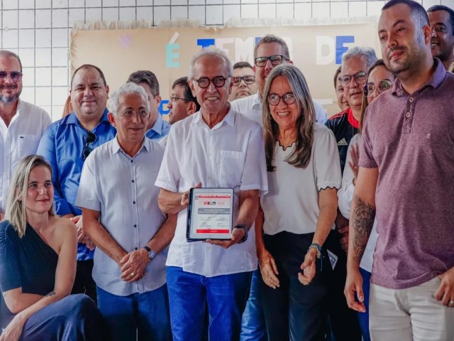 Prefeito autoriza reconstruo da Escola Frei Albino, que ganhar novas salas e vai funcionar em tempo integral