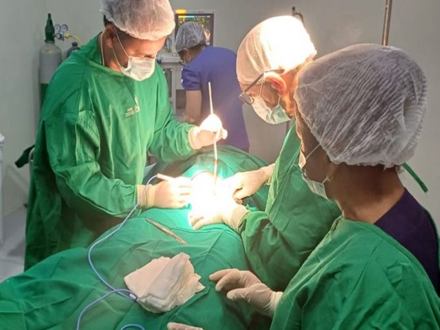 Hospital de Elesbo Veloso realiza cesariana de urgncia na reabertura de centro cirrgico