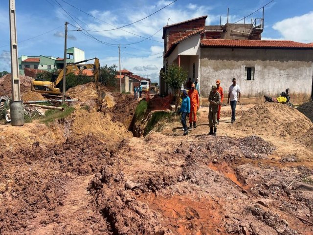Trabalhador fica soterrado em obra de galeria em Oeiras