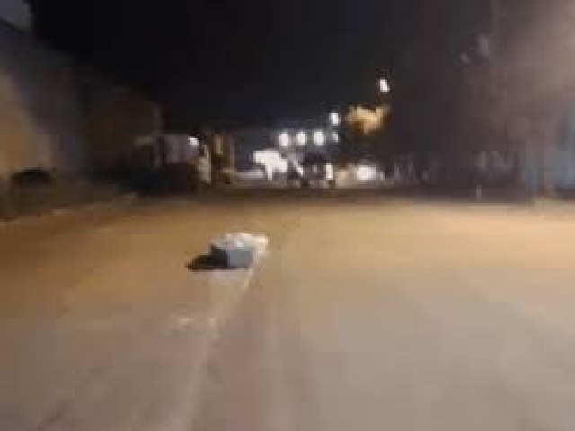 Vdeo: caixo com corpo cai de carro funerrio em Picos