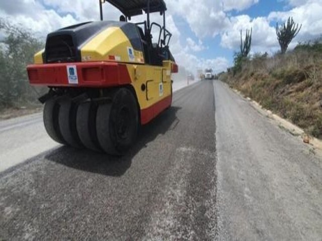 Rodovia que liga Picos a Santa Cruz comea a ser asfaltada