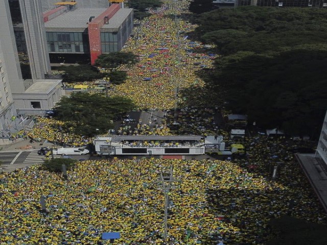 Apoiadores lotam a Avenida Paulista em ato pr-Bolsonaro