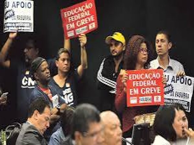 Servidores federais de educao iniciam greve na quarta-feira