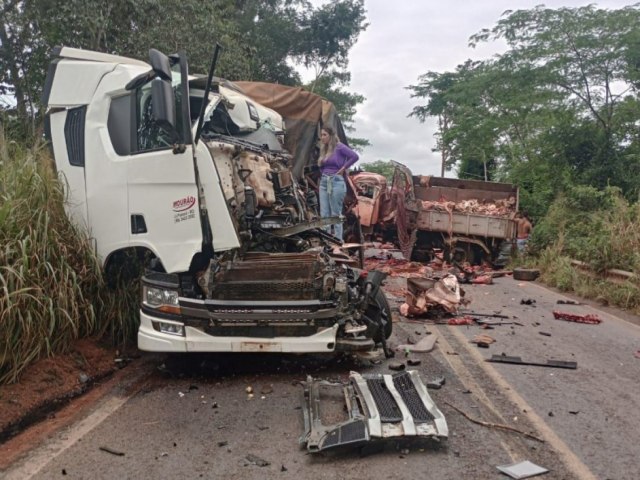 Em Rondonia, caminhoneiro morre em grave acidente na BR-435 entre Colorado do Oeste e Cerejeiras