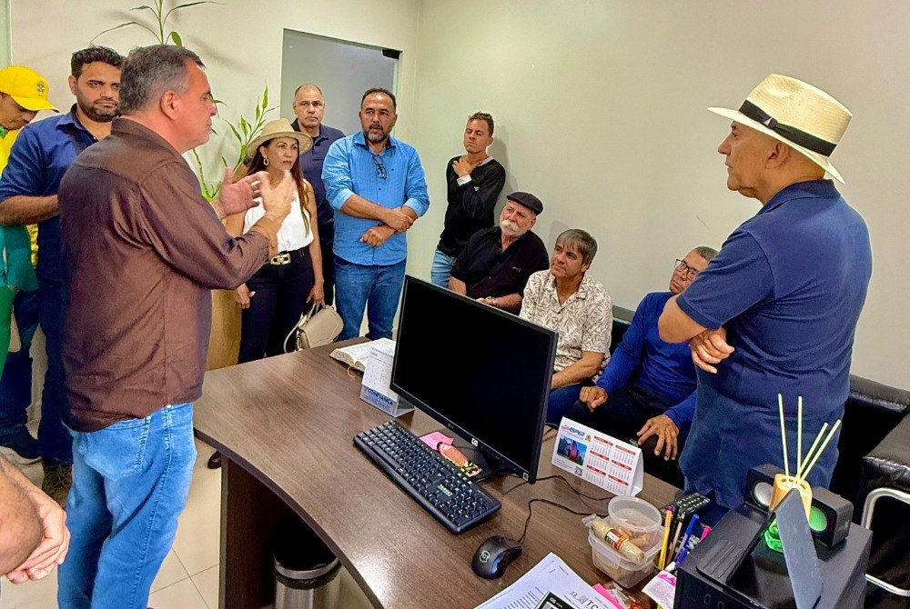 Senador Conf�cio Moura refor�a parceria com Buritis durante visita ao munic�pio neste s�bado 20