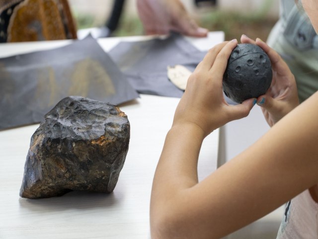 Grupo pioneiro de divulgao cientfica sobre meteoritos promove atividade em Santa Maria