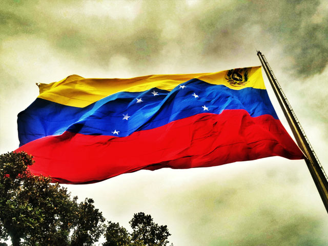 Oposi�ao da Venezuela convoca protestos contra posse de Ch�vez